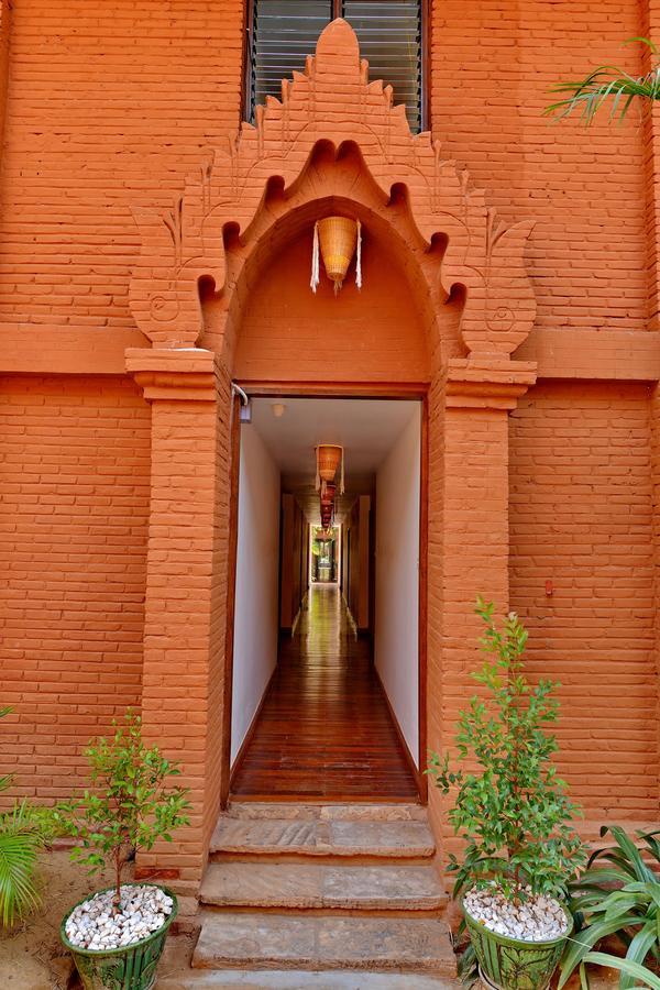 Myanmar Treasure Resorts Баган Екстериор снимка