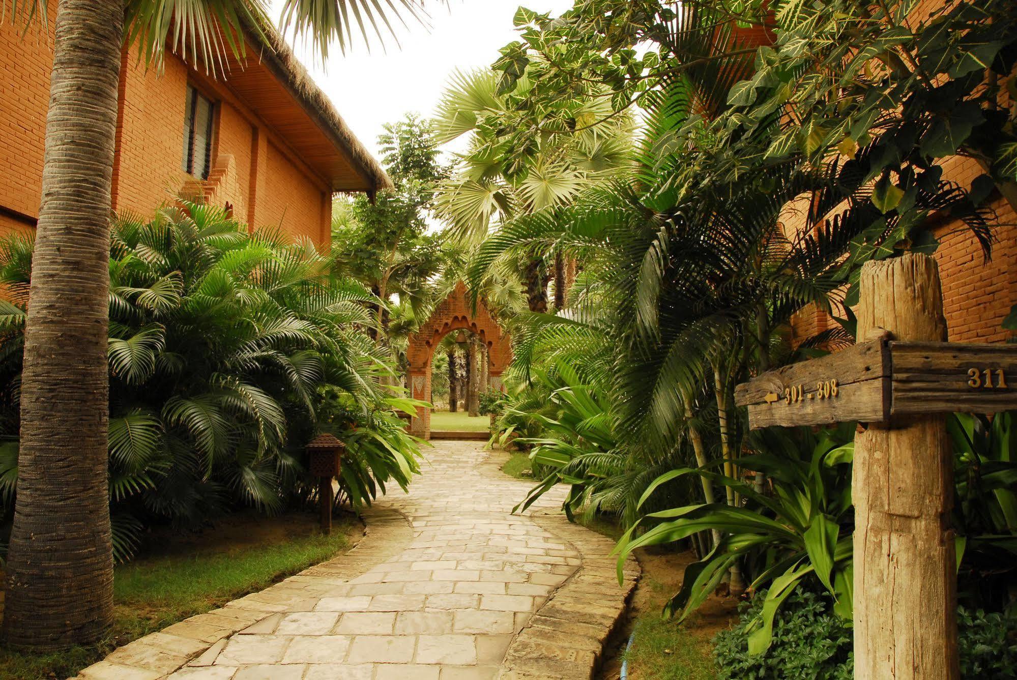 Myanmar Treasure Resorts Баган Екстериор снимка