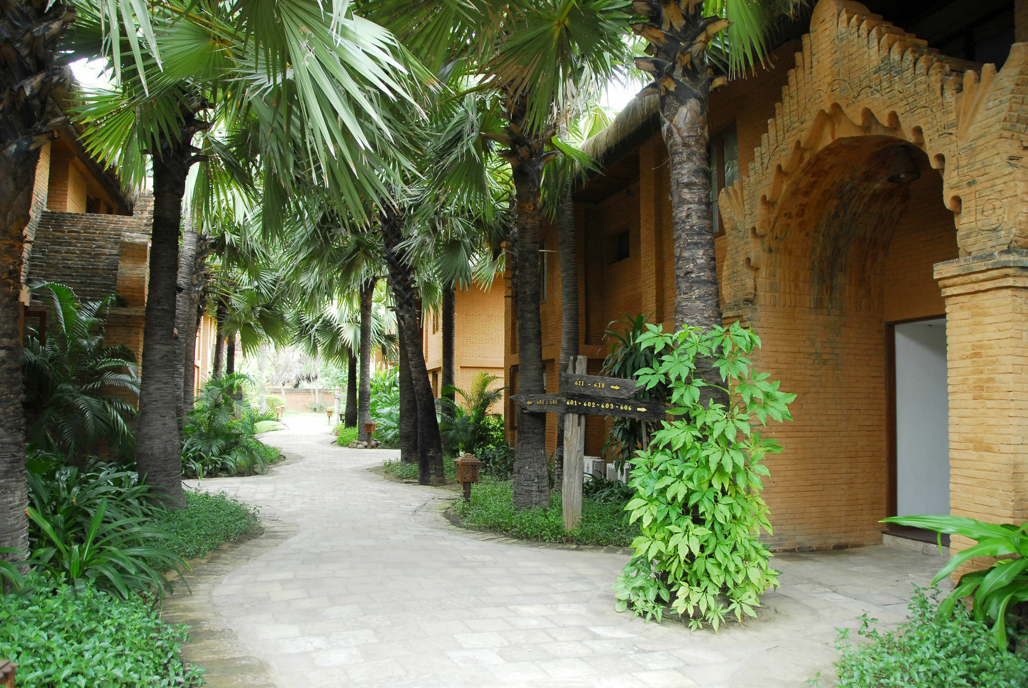 Myanmar Treasure Resorts Баган Екстериор снимка